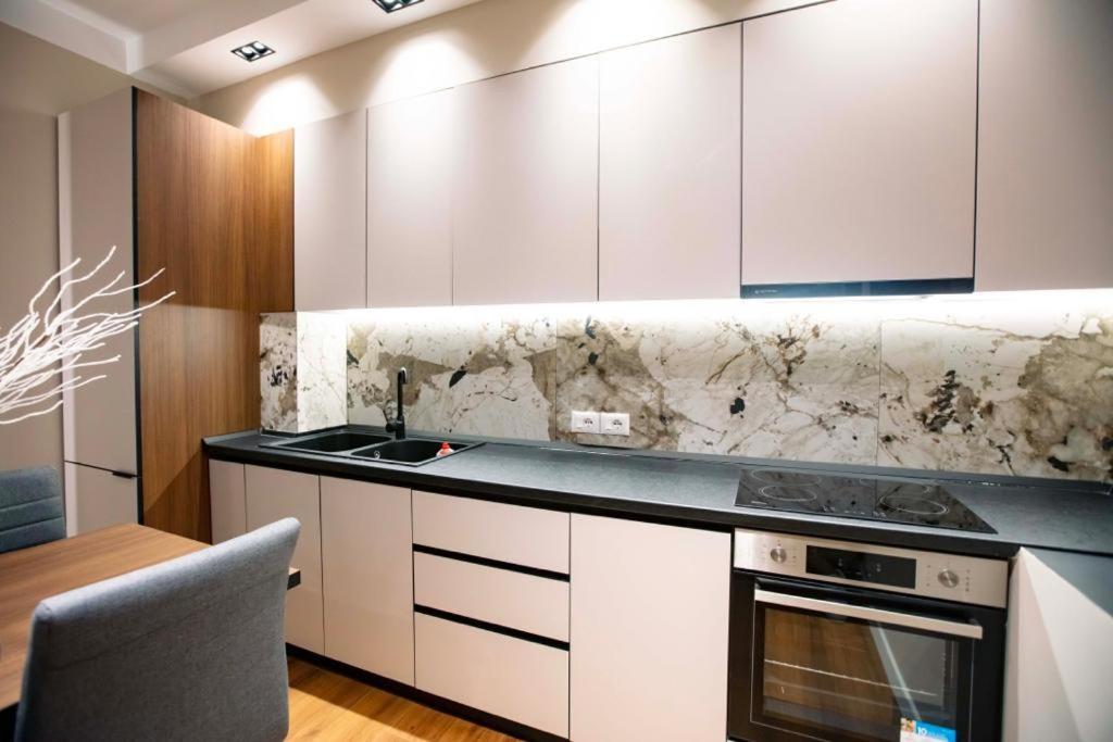 Luxury Apartment At Condor Center Tirana Extérieur photo