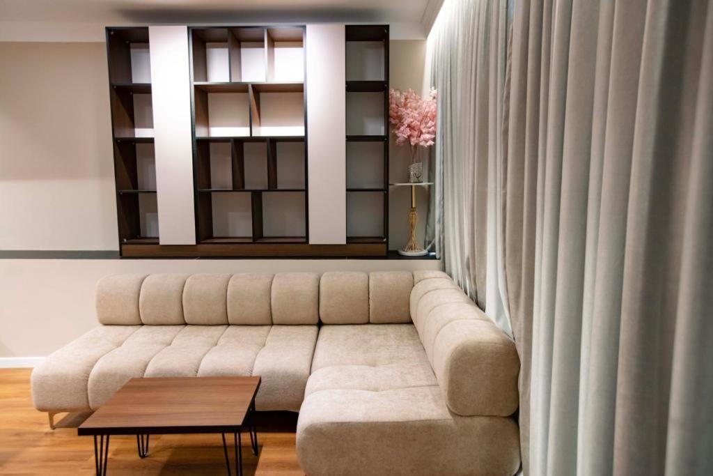 Luxury Apartment At Condor Center Tirana Extérieur photo