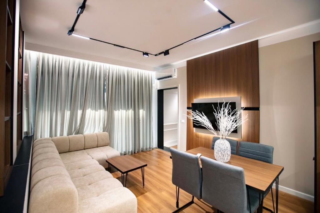 Luxury Apartment At Condor Center Tirana Extérieur photo